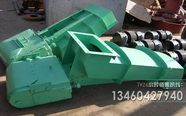 封閉式電磁振動給料機(jī)圖片