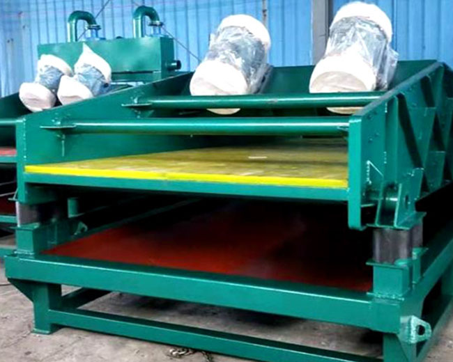 篩煤用的振動篩形式很多，我為直線或圓型遠(yuǎn)動軌跡