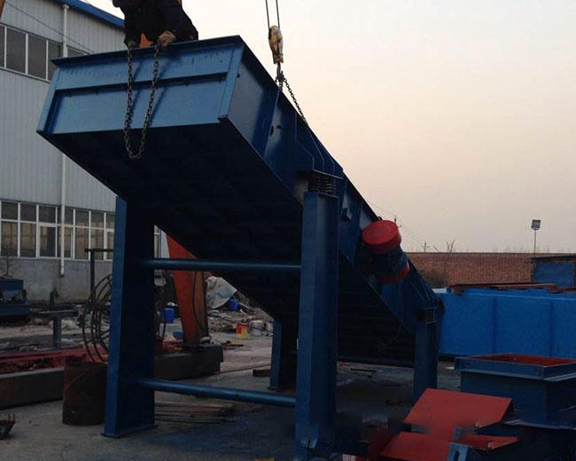 煤炭行業(yè)的分級、脫水、脫介直線型振動篩合適