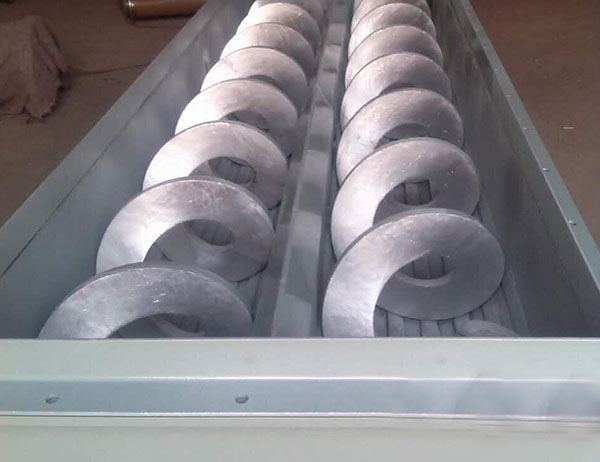 蛟龍輸送機是根據(jù)葉片形式命名的螺旋輸送機 蛟龍輸送機是根據(jù)葉片形式命名的螺旋輸送機