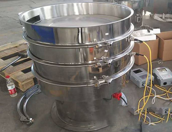 摩擦有靜電的塑料顆粒粉末選用什么篩分機(jī)效果好，多少錢？