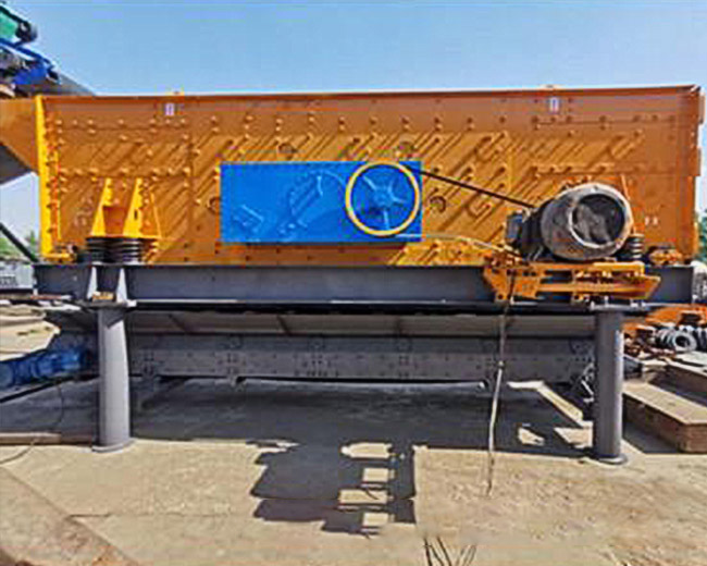 石子篩分機(jī)-石頭泥土篩分機(jī)-分篩石子設(shè)備