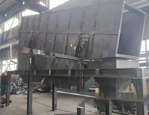 塑料分選機(jī)選用彈跳篩實現(xiàn)三維篩分一次分級