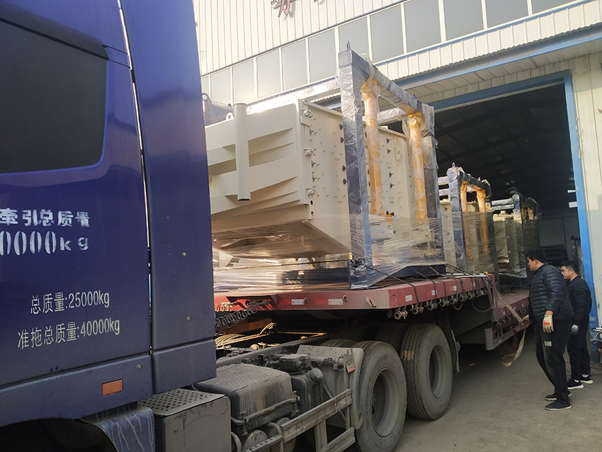 江蘇常州方形搖擺篩發(fā)貨了，請注意查收