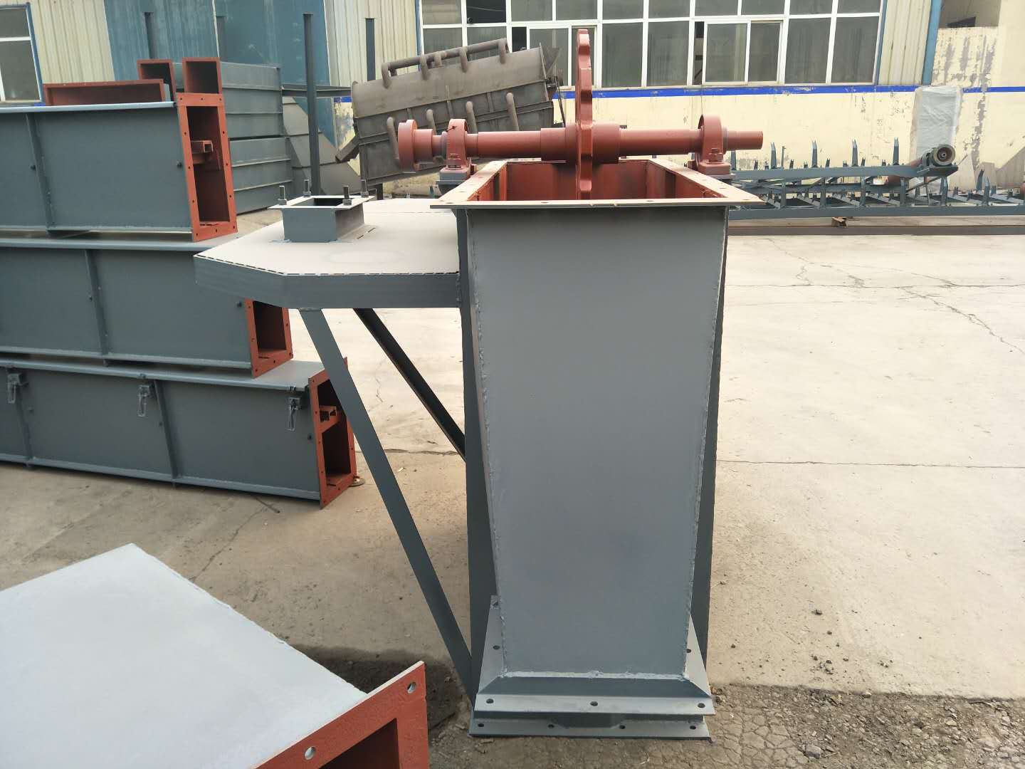 機(jī)制砂、石粉鏈、碎石子專用鏈?zhǔn)酱怪碧嵘龣C(jī)