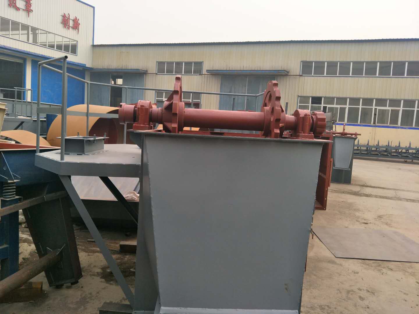 機(jī)制砂、石粉鏈、碎石子專用鏈?zhǔn)酱怪碧嵘龣C(jī)