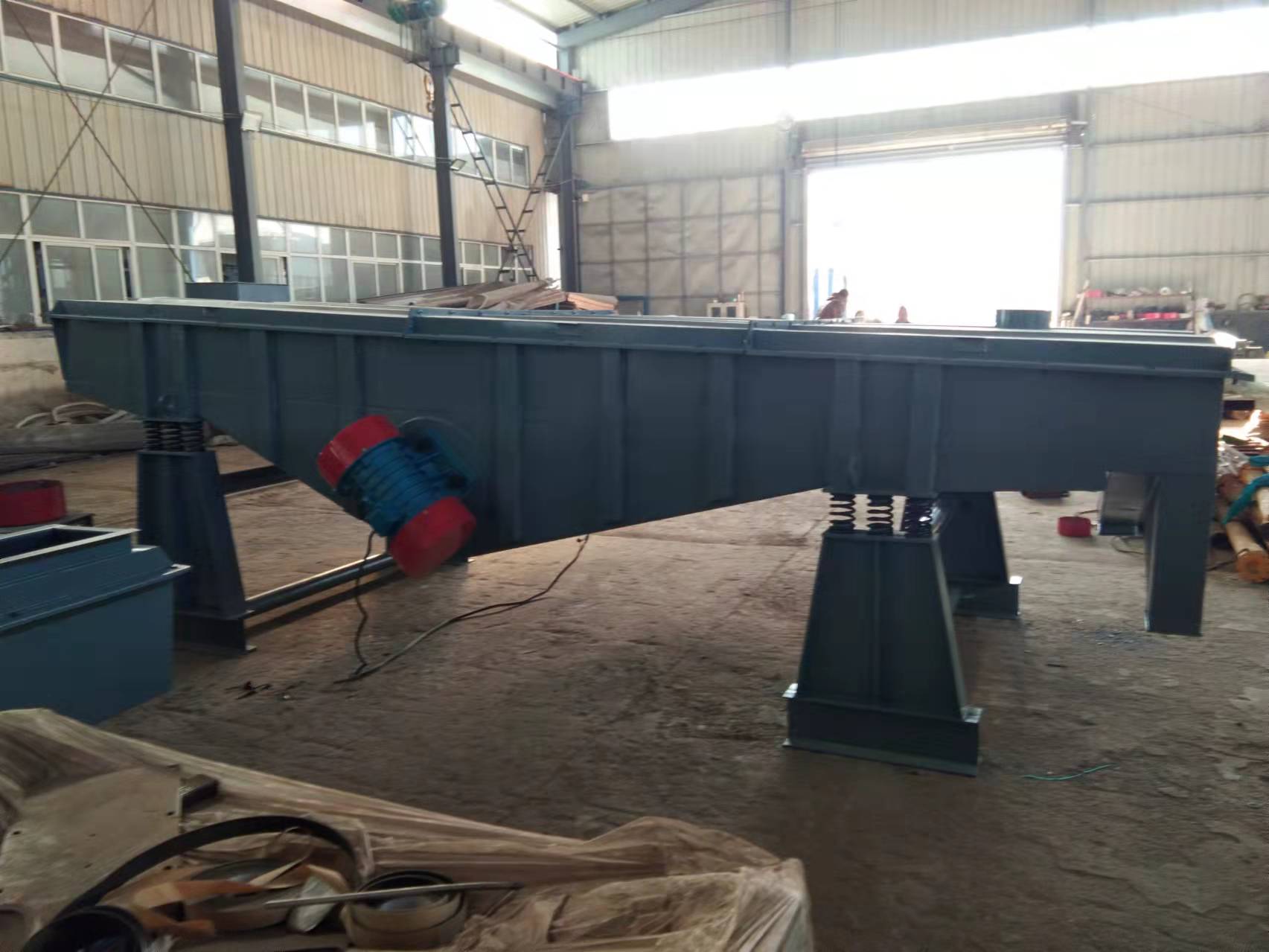 珍珠砂粗細(xì)分級(jí)篩選用直線振動(dòng)篩效果好嗎？